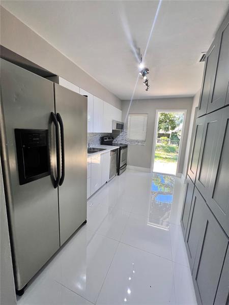 Photo - 5655 NE 5th Ter