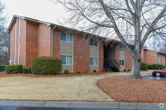Woodhill Apartments - Woodhill Apartments