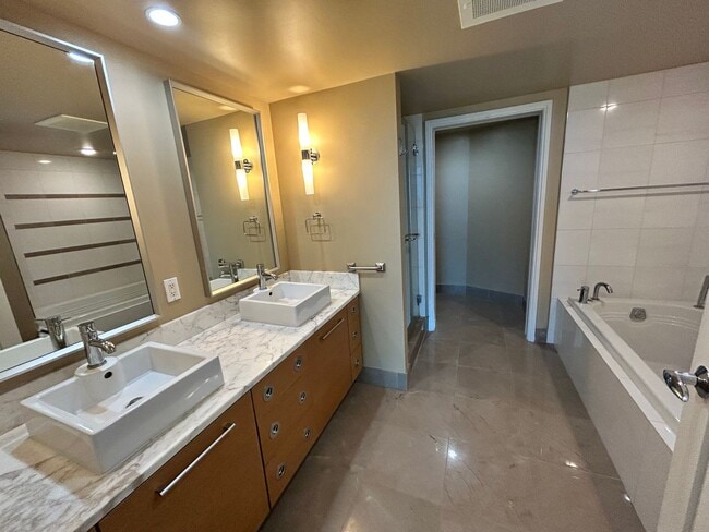 Photo - Spacious 2-bedroom, 2-bath with a View in Kakaako!
