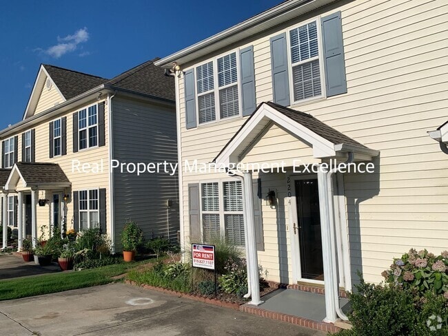 Building Photo - Raleigh Residence In Hedingham Scenic Golf... Rental
