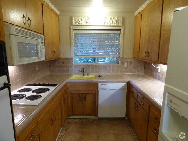 Building Photo - 6016 S Land Park Dr Unit #7 Rental