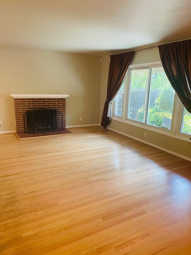 Photo - 2215 Stover Wy