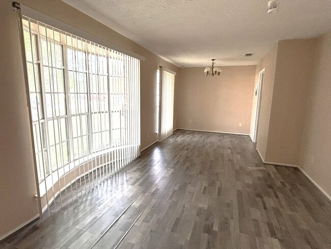 Photo - 17323 Camberwell Green Ln