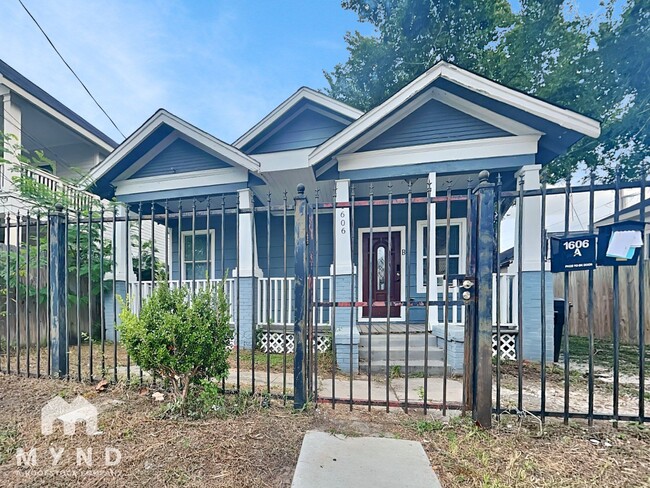 Building Photo - 1606 Ruthven St Rental