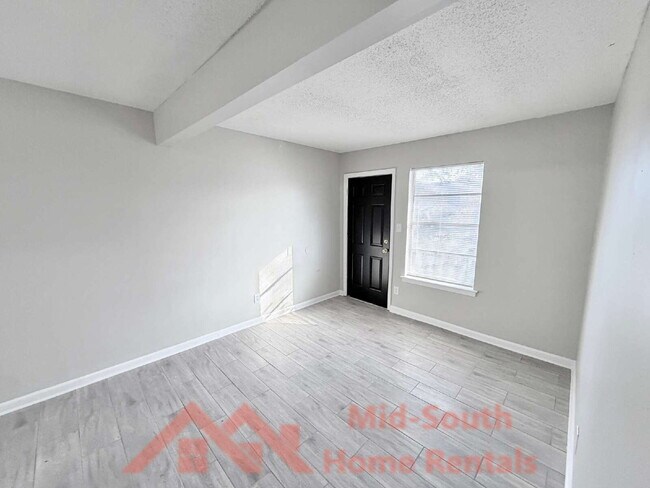 Photo - 139 N Claybrook St Unit 8