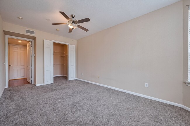 Building Photo - 7575 Kirby Dr Unit 3105