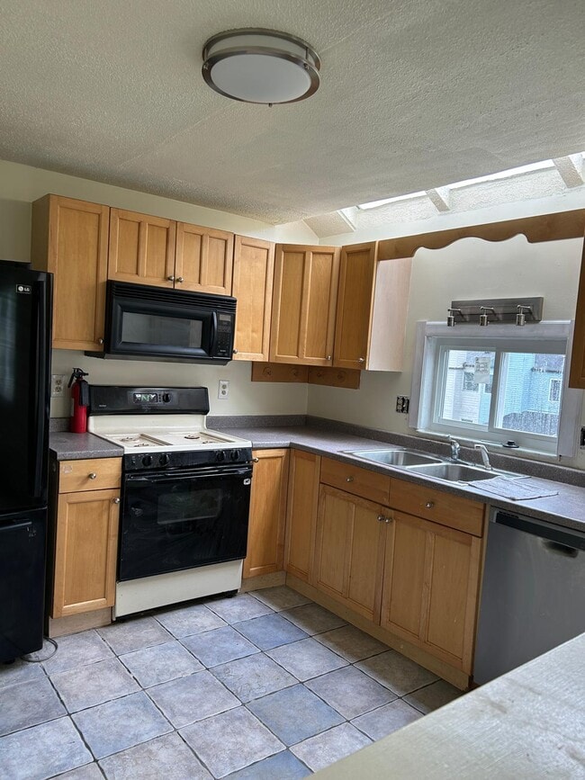 Photo - 3160 Camberly Dr