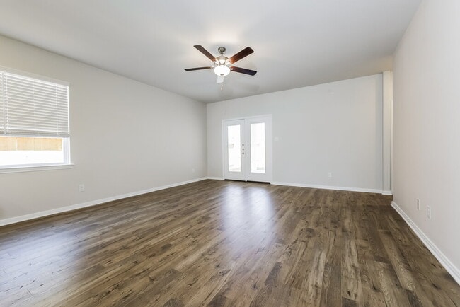 Photo - 16431 Honeysuckle Hl Dr