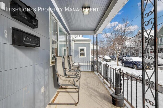 Photo - 26 Bolton Pl Unit Lower