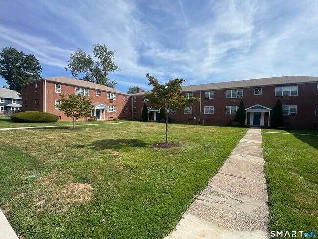 Building Photo - 25 Natick St Unit 3