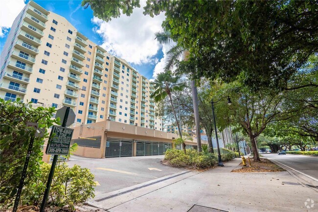 Building Photo - 3500 Coral Way Unit 508 Rental