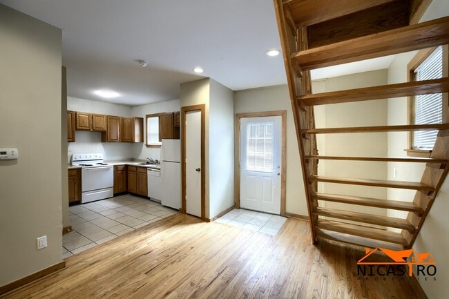 Photo - 226 E 16th Ave