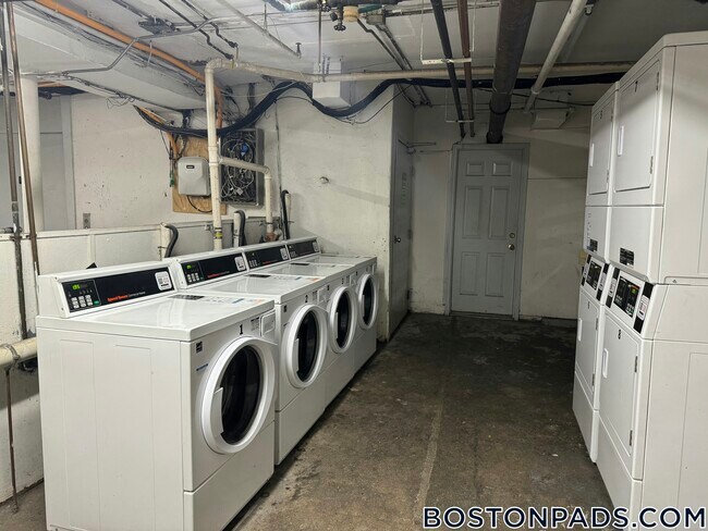 Photo - 1254 Commonwealth Ave Unidad 1