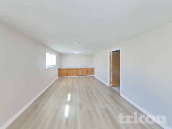 Photo - 1006 De La Vista Pl