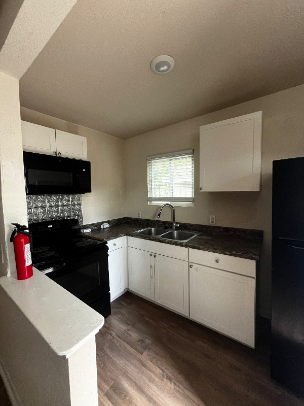 Photo - 618 Marchmont Ln