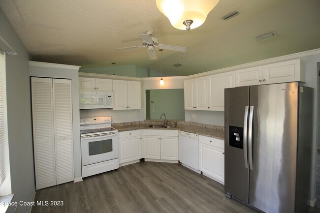 Photo - 220 Tipton Rd SW
