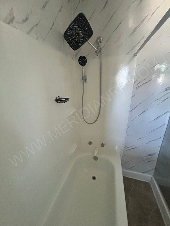 Photo - 1706 Sinclair St