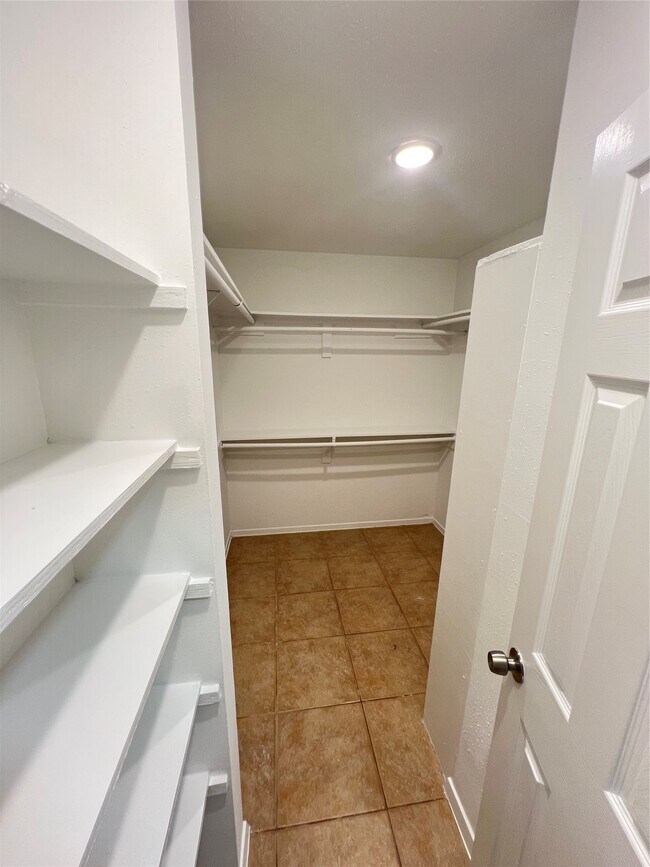 19739 Moonhollow Dr