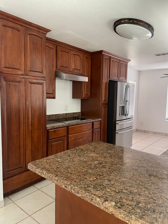 Photo - 4537 N 101st Ave