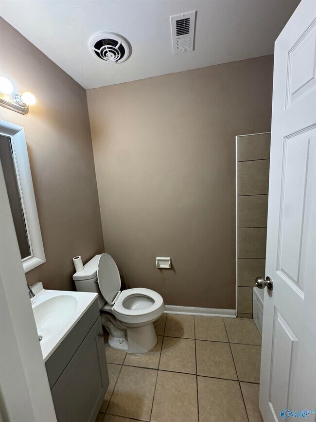 Photo - 1219 Grace St NW