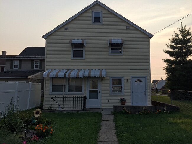 Front of Building - 870 3rd St Apartments Unit 2