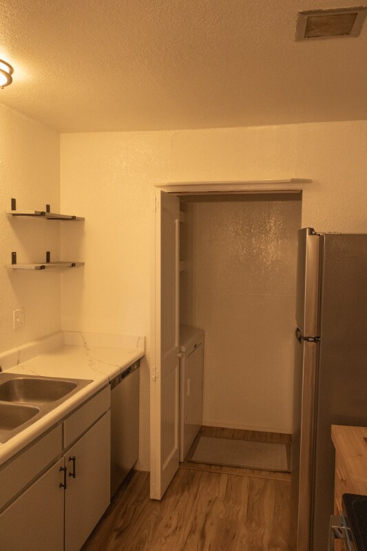 25084 Cobb Dr