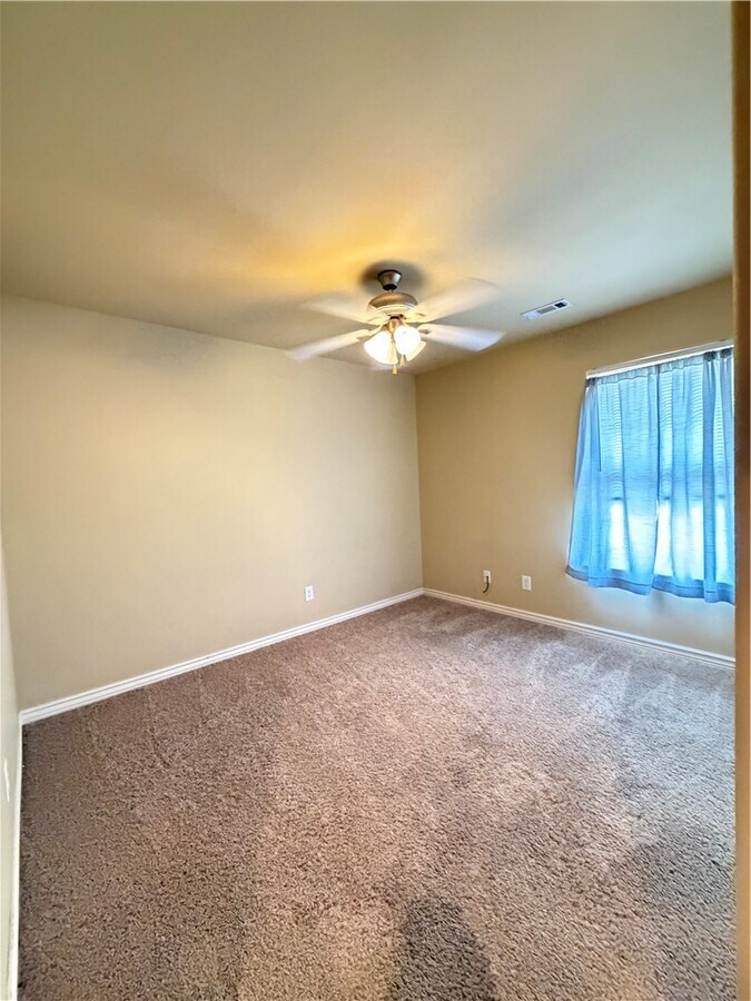 Photo - 603 SW Loudon Dr