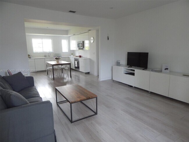 Photo - 831 10th St Unit 102