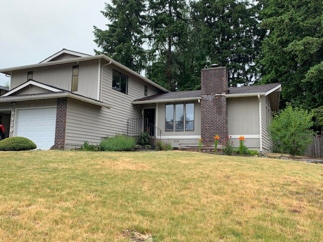 Building Photo - Kenmore House / RENT SPECIAL