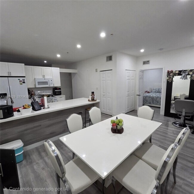 Photo - 6940 NW 179th St Unidad 203-7