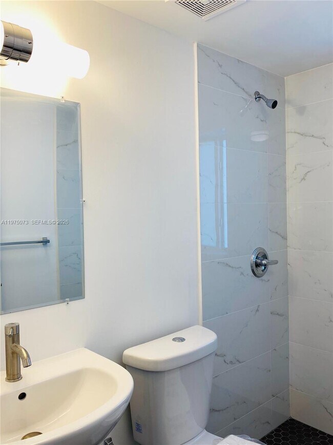 Photo - 1560 NW 1st Ct Unit 8