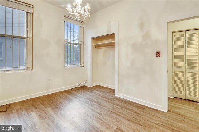 Building Photo - 1900 3rd St NW Unit 1