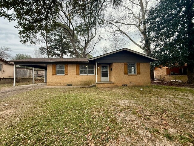 Building Photo - Tour Today! 3 Bed 1 Bath home in Tyler!