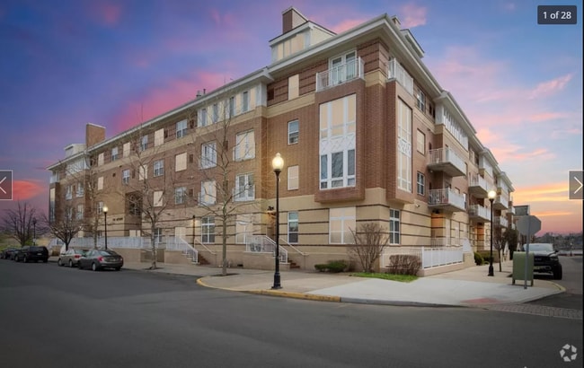 Building Photo - 368 Rector St Unit 421 Rental