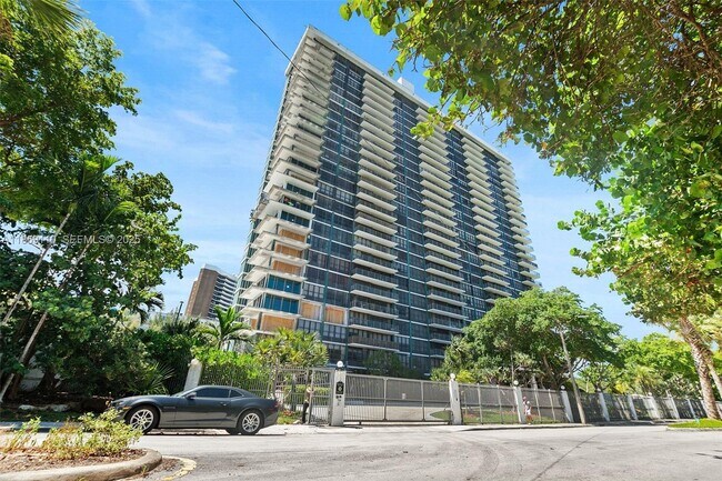 Building Photo - 780 NE 69th St Unit 905