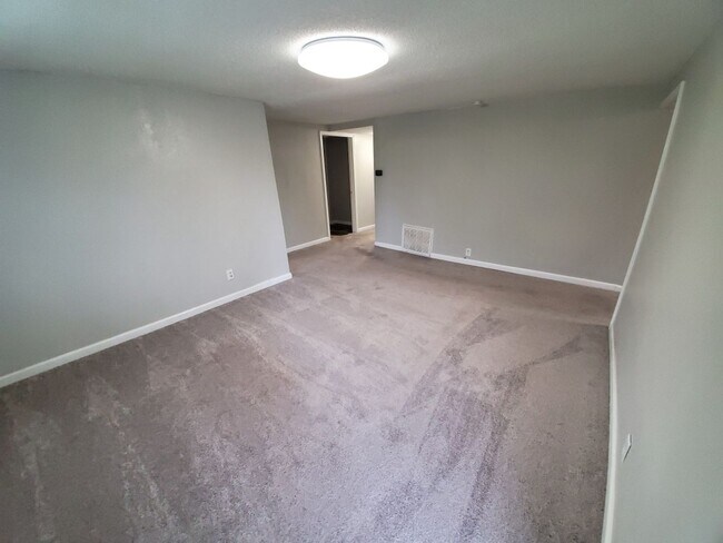 Photo - 3 Bedroom, 1 Bathroom in the Norwoodville ...