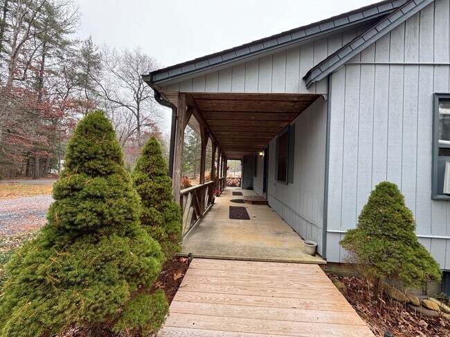 Photo - Rent free December ! Sign a lease in December and enjoy the rest of the month free!