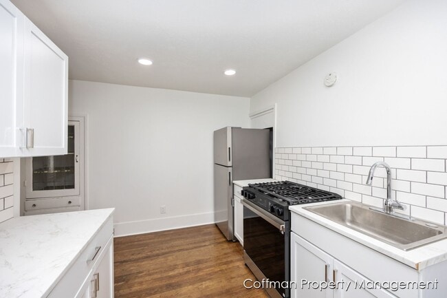 Photo - 318 Washington St SE Unit 03