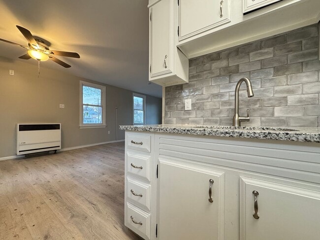 Building Photo - 372 Rubber Ave Unit 401 Scott - Apt B