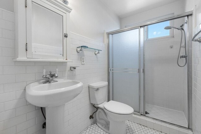 Photo - 2033 E 3rd St Unit 3k