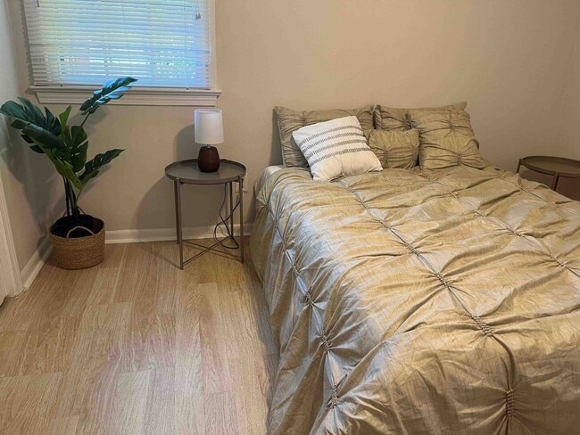 Photo - 912 Mildred St