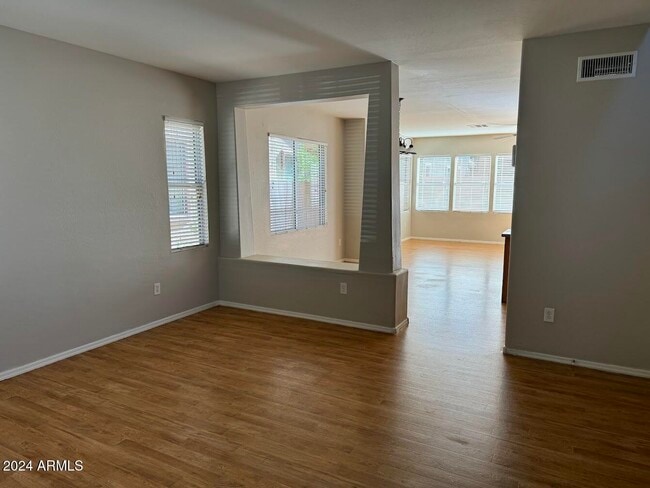 Photo - 4225 W Irwin Ave