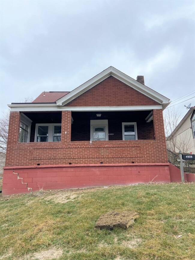 Building Photo - Recently Updated 3 Bedroom Cape Cod Home in Lincoln Place.  Available August.