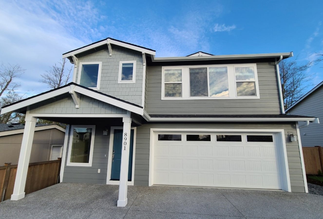 Large Single Family Home! - Large Single Family Home!