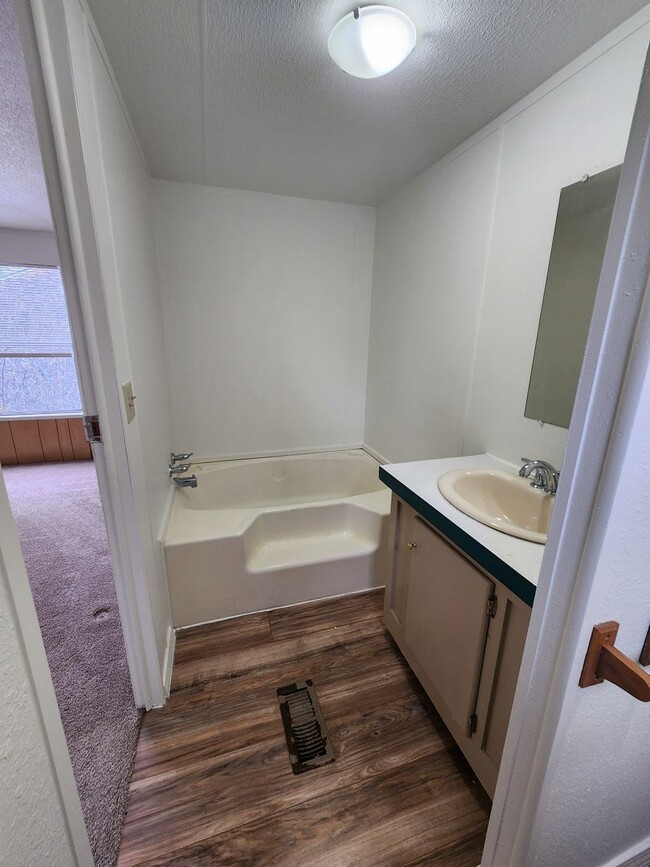 Photo - 4/2 mobile home in Hoover Valley