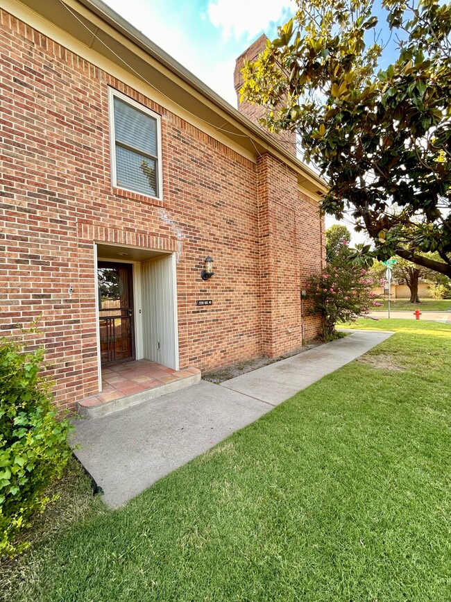 Photo - 2200 NW 49th St
