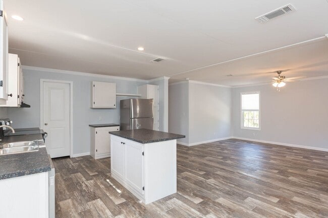 Photo - BEAUTIFUL 3/2 AVAILABLE NOW! $500 OFF FIRS...