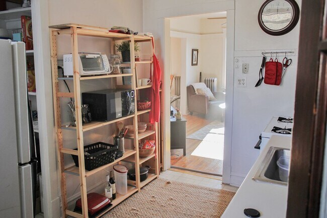 2612 W Gunnison St Unit 3
