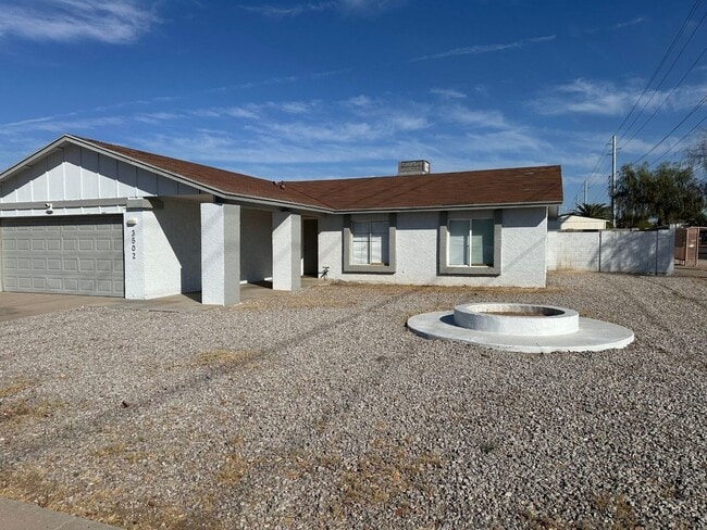 Building Photo - 3502 W Willow Ave Rental