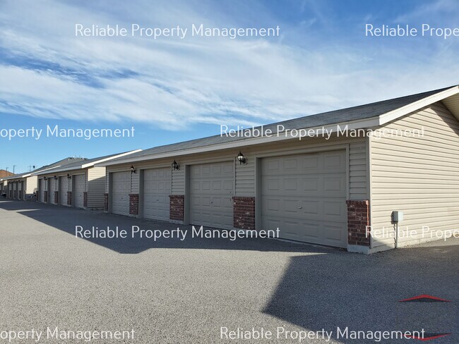 Photo - 184 Stockham Blvd